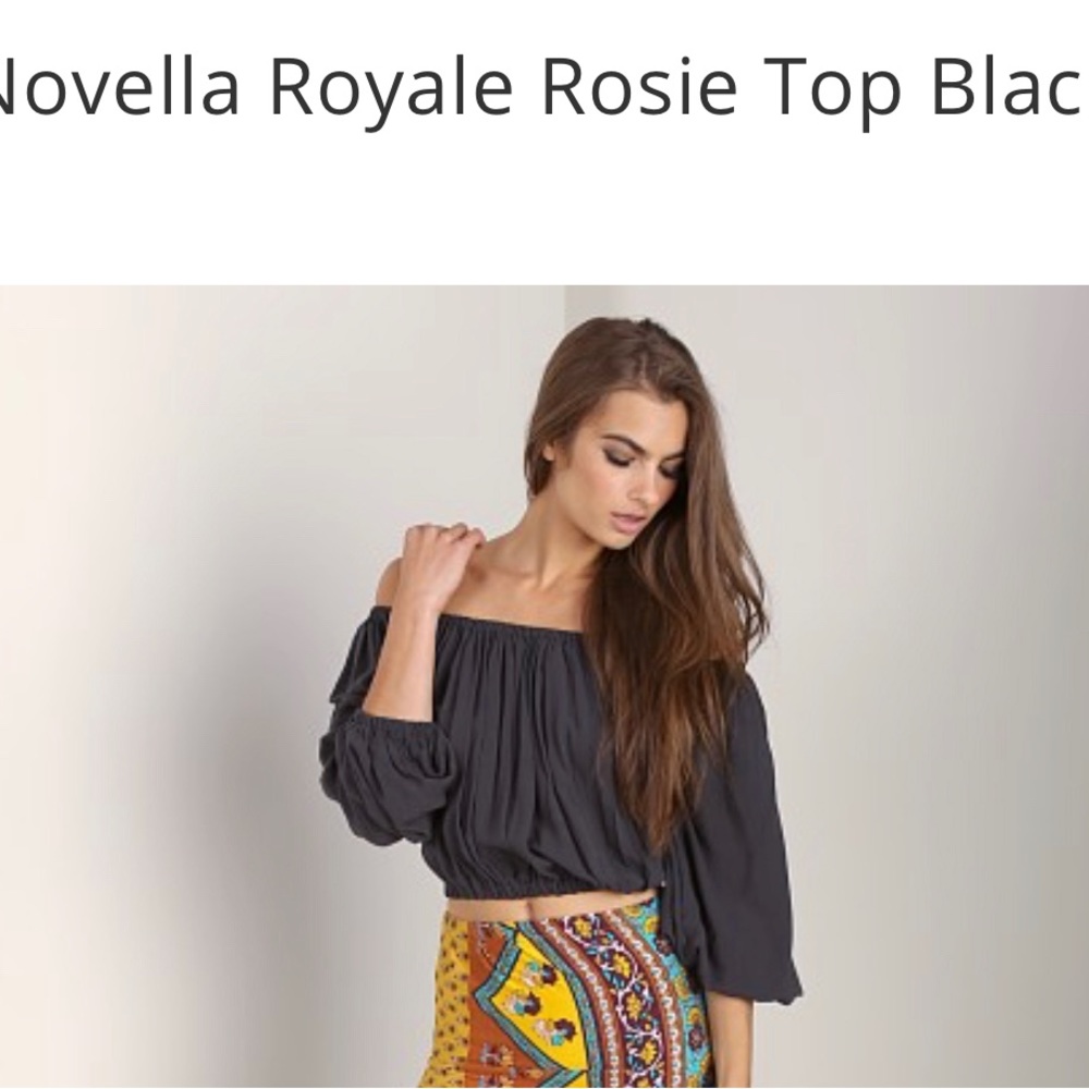 ISO Novella Royale Rosie top in black in small or medium